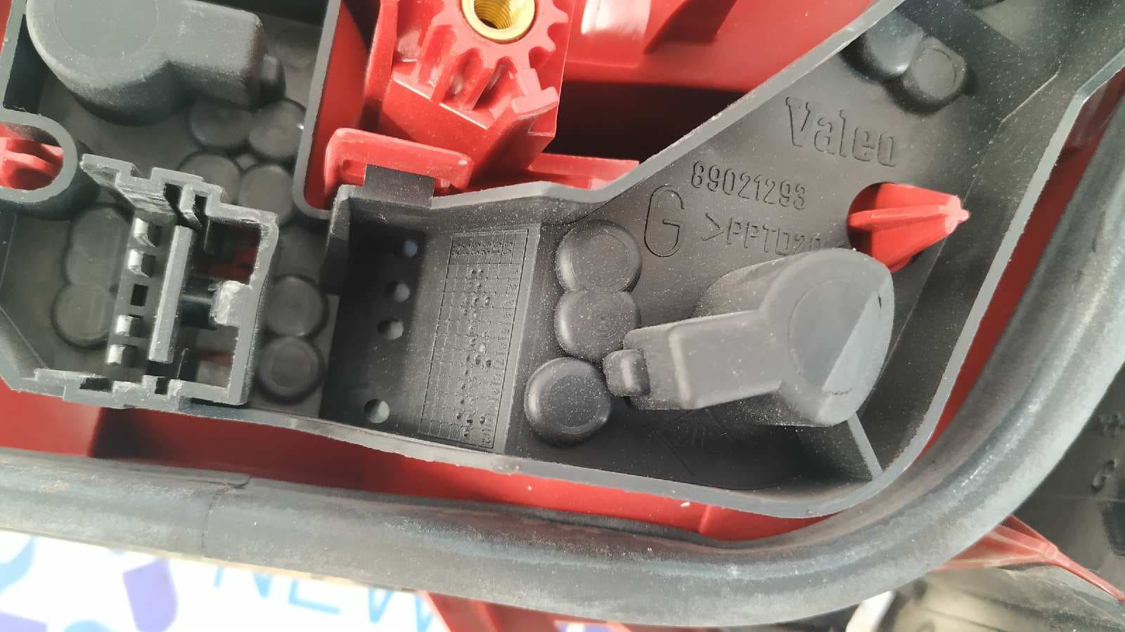Recambio de PILOTO PORTON IZQUIERDO para RENAULT VEL SATIS (BJ0) 2.2 dCi Turbodiesel G9T D7 referencia OEM IAM 8200014362   - AZUL 2