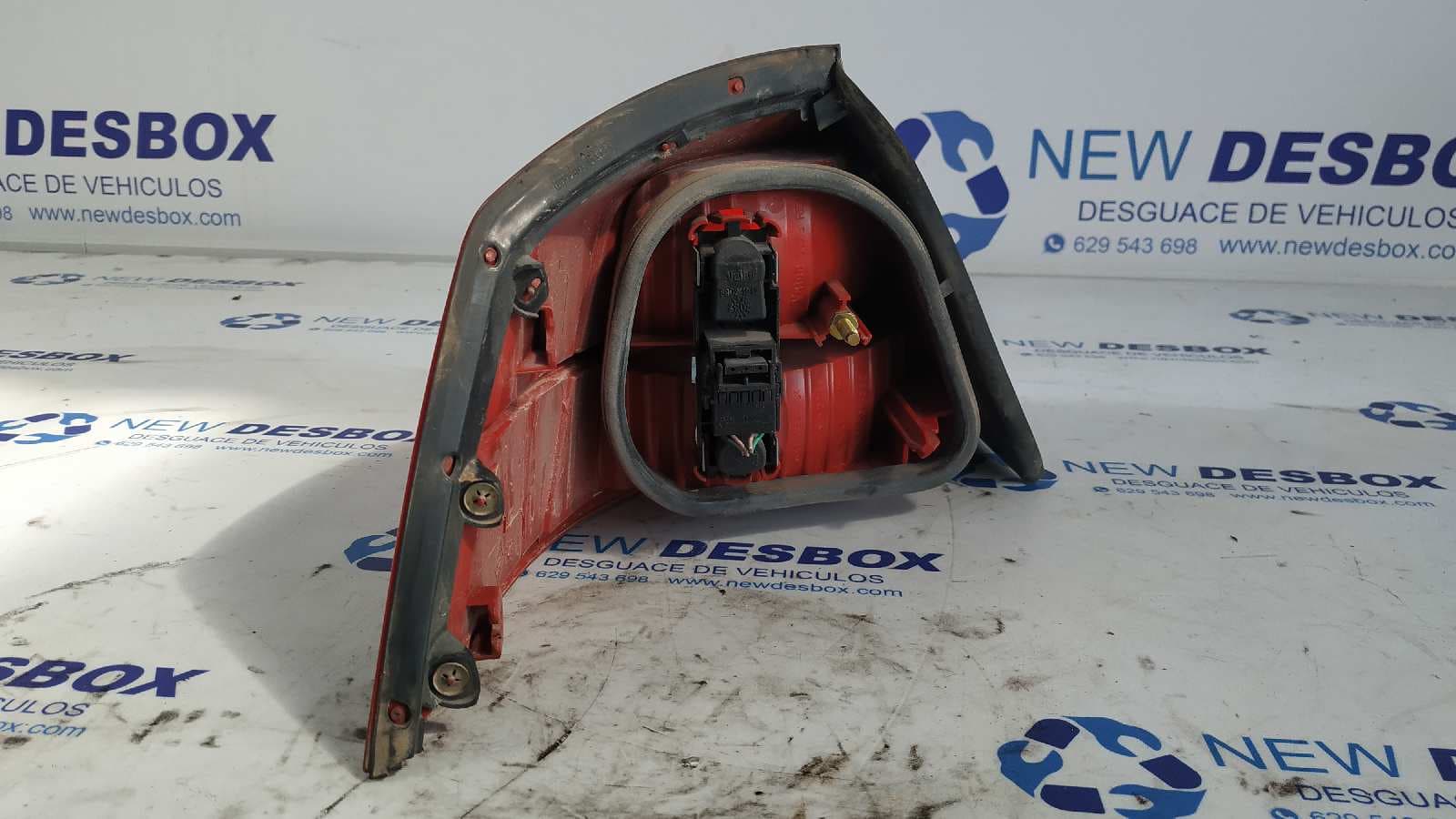 Recambio de PILOTO TRASERO DERECHO para RENAULT VEL SATIS (BJ0) 2.2 dCi Turbodiesel G9T D7 referencia OEM IAM 8200014360   - AZUL 3