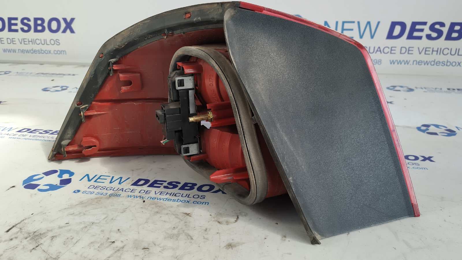 Recambio de PILOTO TRASERO DERECHO para RENAULT VEL SATIS (BJ0) 2.2 dCi Turbodiesel G9T D7 referencia OEM IAM 8200014360   - AZUL 2