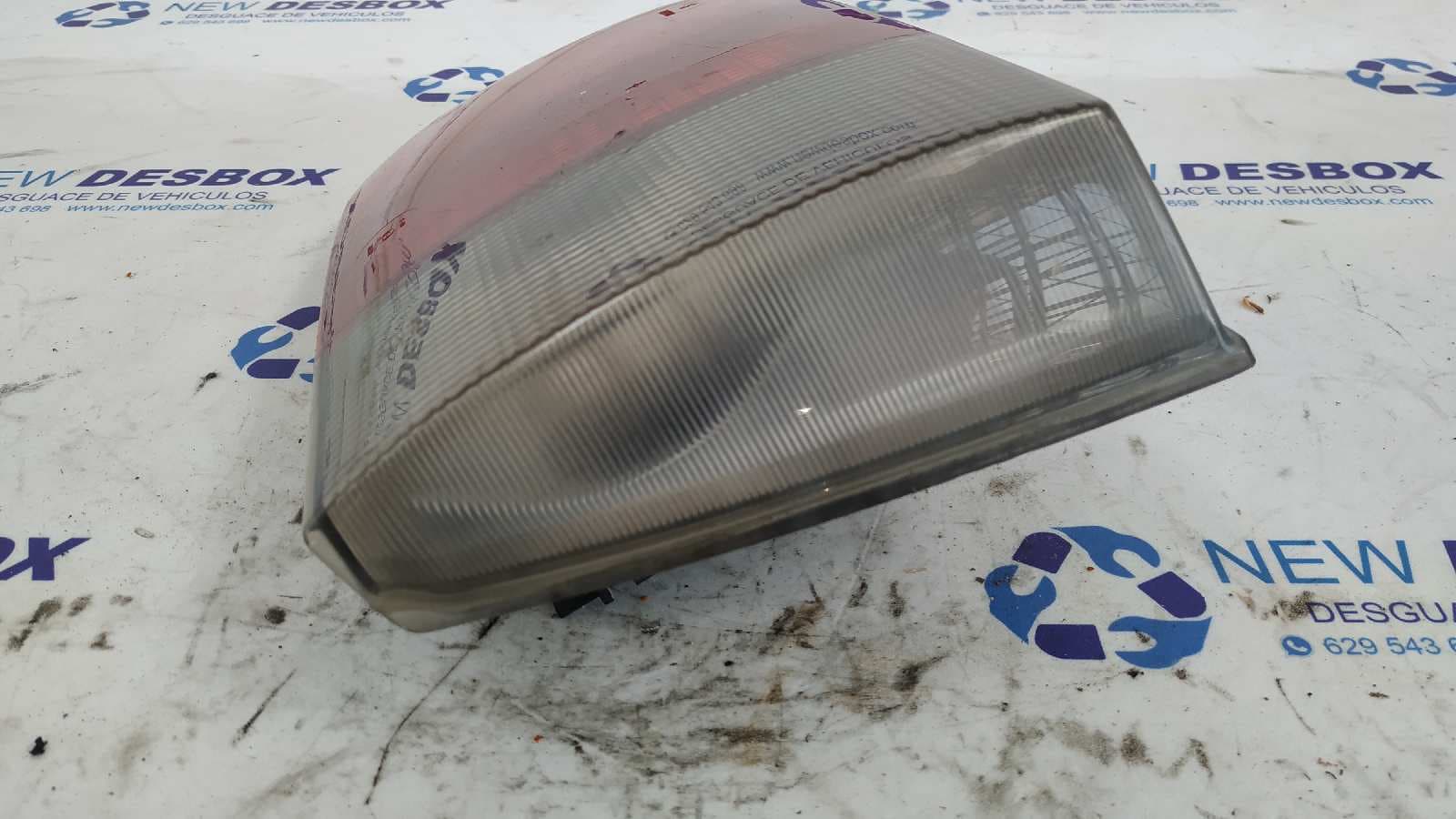 Recambio de PILOTO PORTON IZQUIERDO para AUDI 80/90 (893) 1.9 Diesel (1Y) 1Z referencia OEM IAM 8A0945093J   - VERDE 6