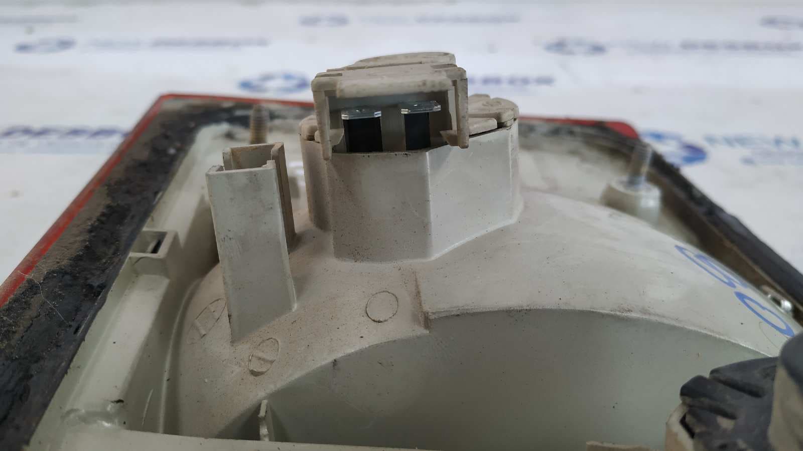 Recambio de PILOTO PORTON IZQUIERDO para AUDI 80/90 (893) 1.9 Diesel (1Y) 1Z referencia OEM IAM 8A0945093J   - VERDE 5