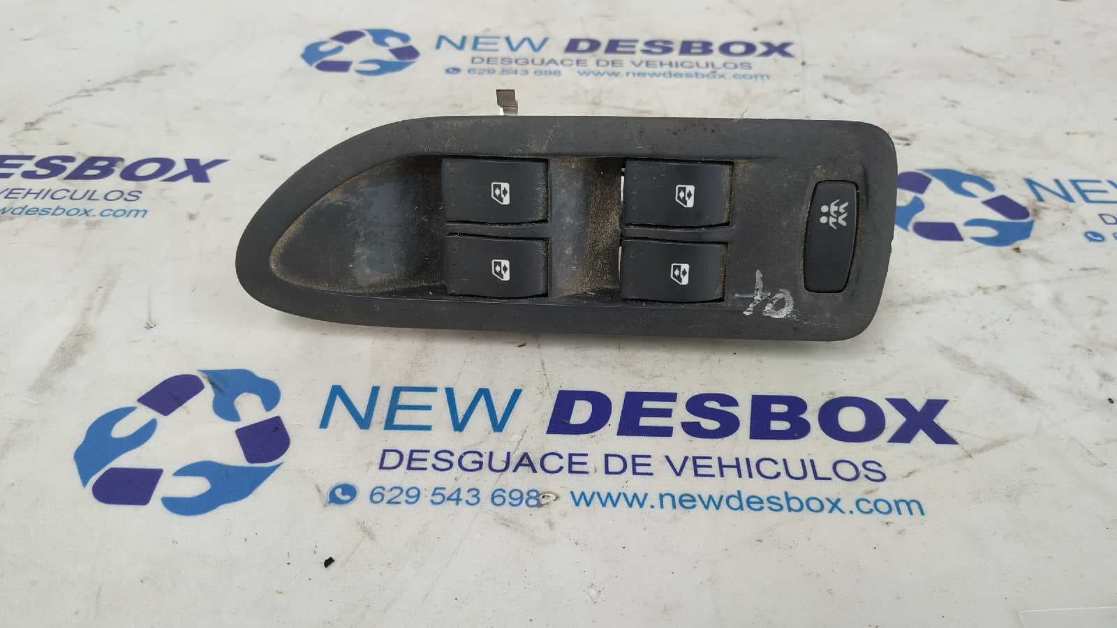 Recambio de MANDO ELEVALUNAS DELANTERO IZQUIERDO para RENAULT VEL SATIS (BJ0) Expression G9T702 referencia OEM IAM 26515   - VERDE