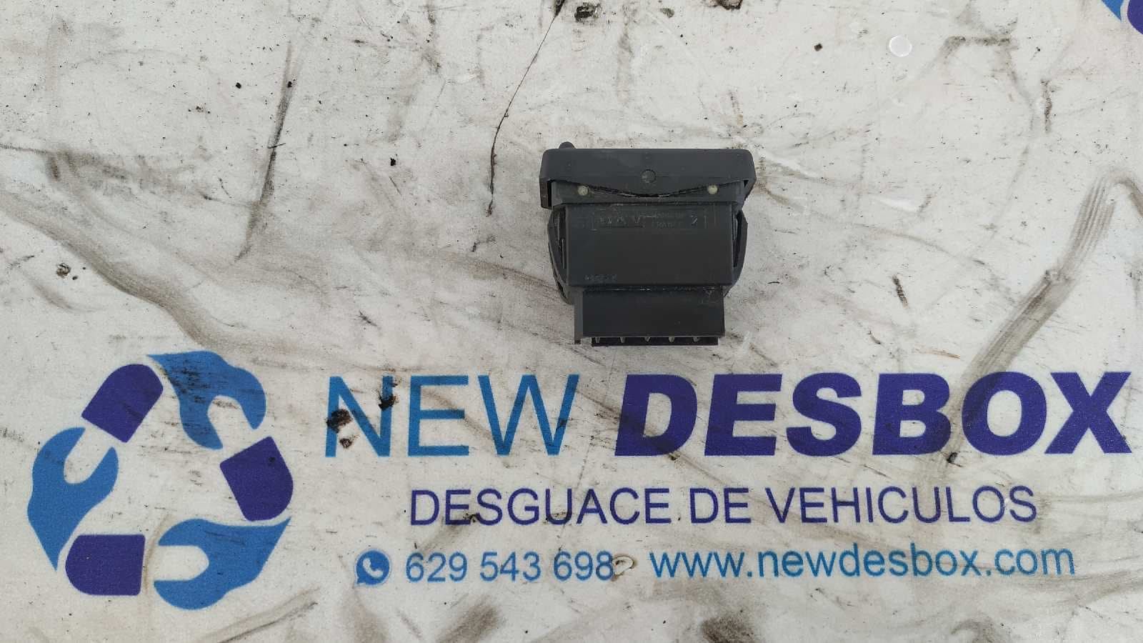 Recambio de MANDO ELEVALUNAS DELANTERO DERECHO para RENAULT MASTER DOBLE CABINE, CAJA ABIERTA/CHASIS Caja abierta   Batalla 3578 S9W referencia OEM IAM    - BLANCO 4