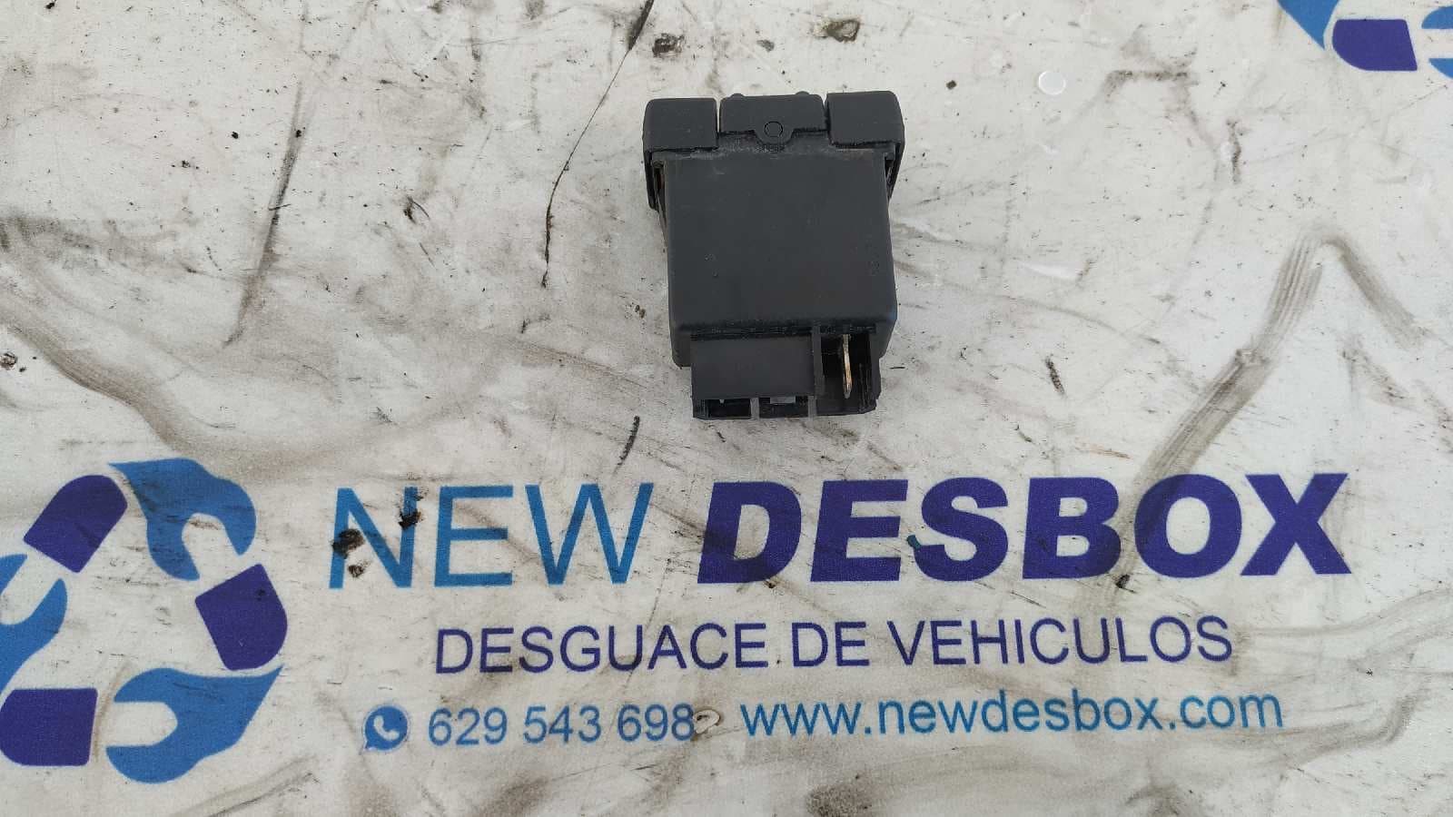 Recambio de MANDO ELEVALUNAS DELANTERO IZQUIERDO para RENAULT MASTER DOBLE CABINE, CAJA ABIERTA/CHASIS Caja abierta   Batalla 3578 S9W referencia OEM IAM    - BLANCO 2