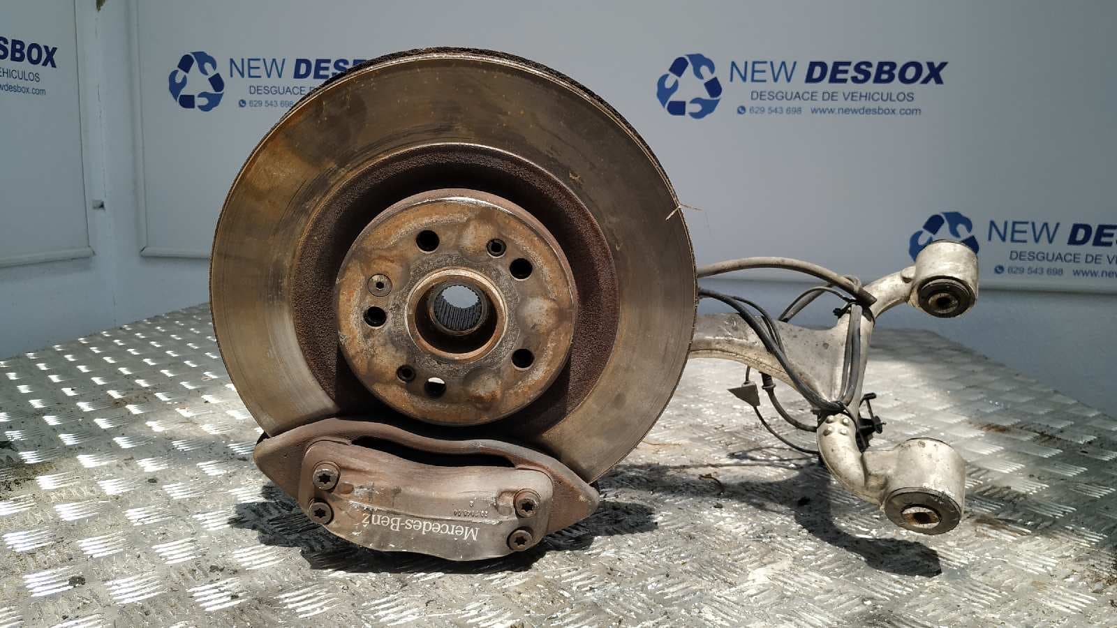Recambio de MANGUETA DELANTERA DERECHA para MERCEDES-BENZ CLASE M (W163) OM612963 referencia OEM IAM 1633300520   - NEGRO 3