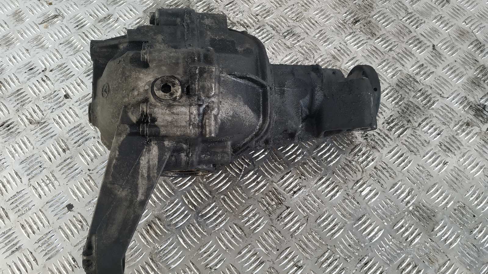 Recambio de DIFERENCIAL DELANTERO para MERCEDES-BENZ CLASE M (W163) OM612963 referencia OEM IAM 460310010   - NEGRO 6
