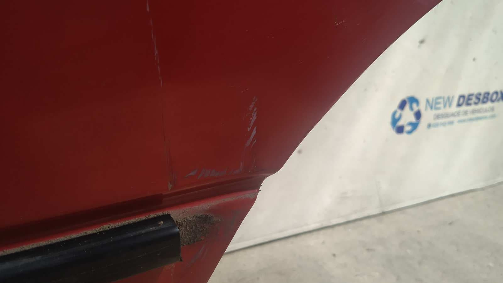 Recambio de PUERTA TRASERA IZQUIERDA para SUZUKI SWIFT BERLINA (MZ) 1.3 16V CAT referencia OEM IAM    - ROJO 3
