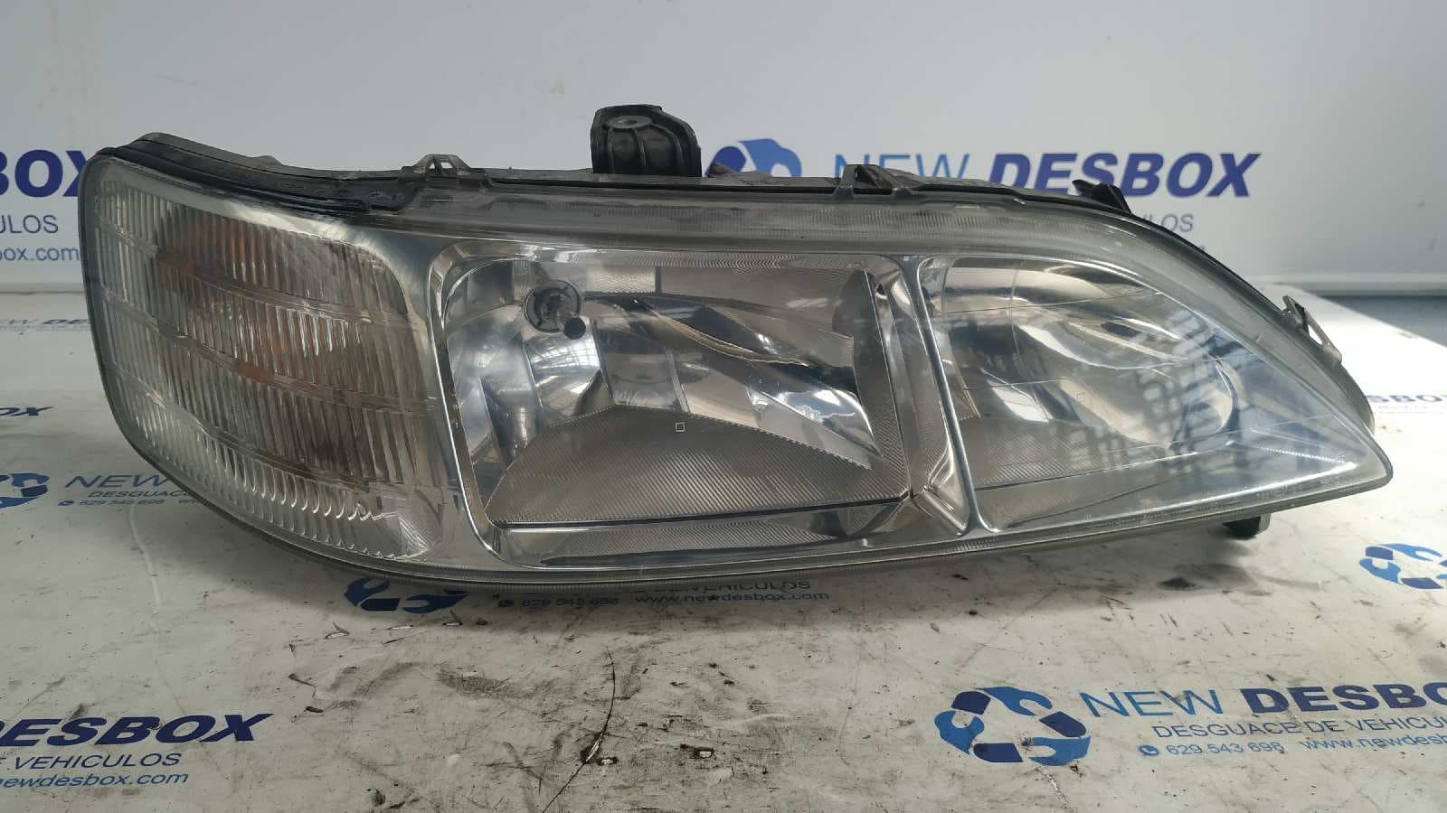 Recambio de FARO DERECHO para HONDA ACCORD BERLINA (CC/CE) 1.8 Edition 20 F2072      referencia OEM IAM 1EB23603602   - BLANCO
