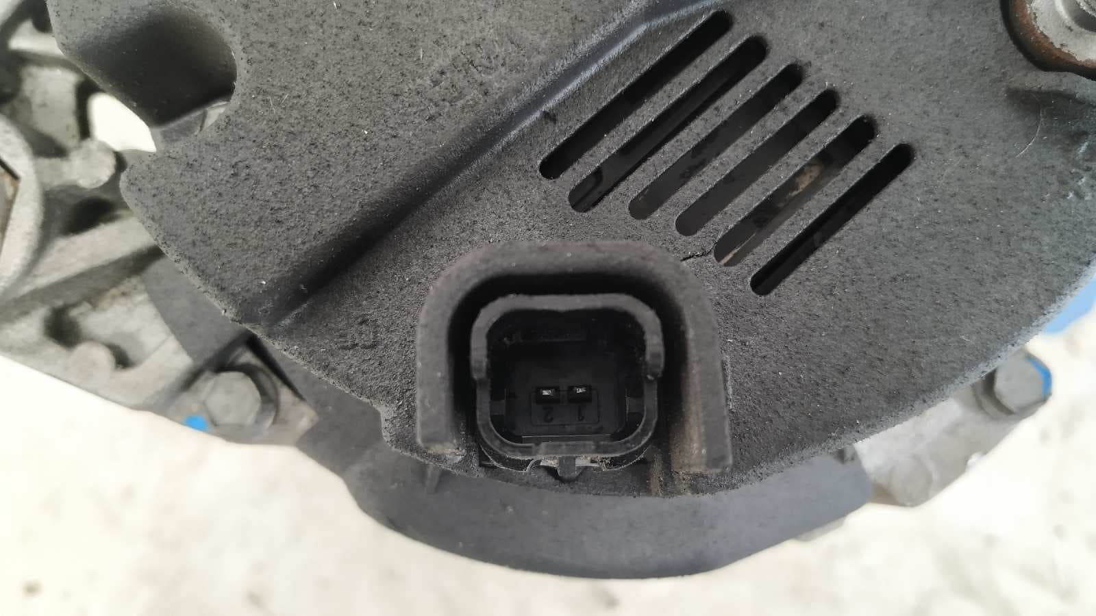 Recambio de ALTERNADOR para RENAULT MASTER COMBI DESDE '98 2.2 Diesel G9U720 referencia OEM IAM 575562125   - BLANCO 4