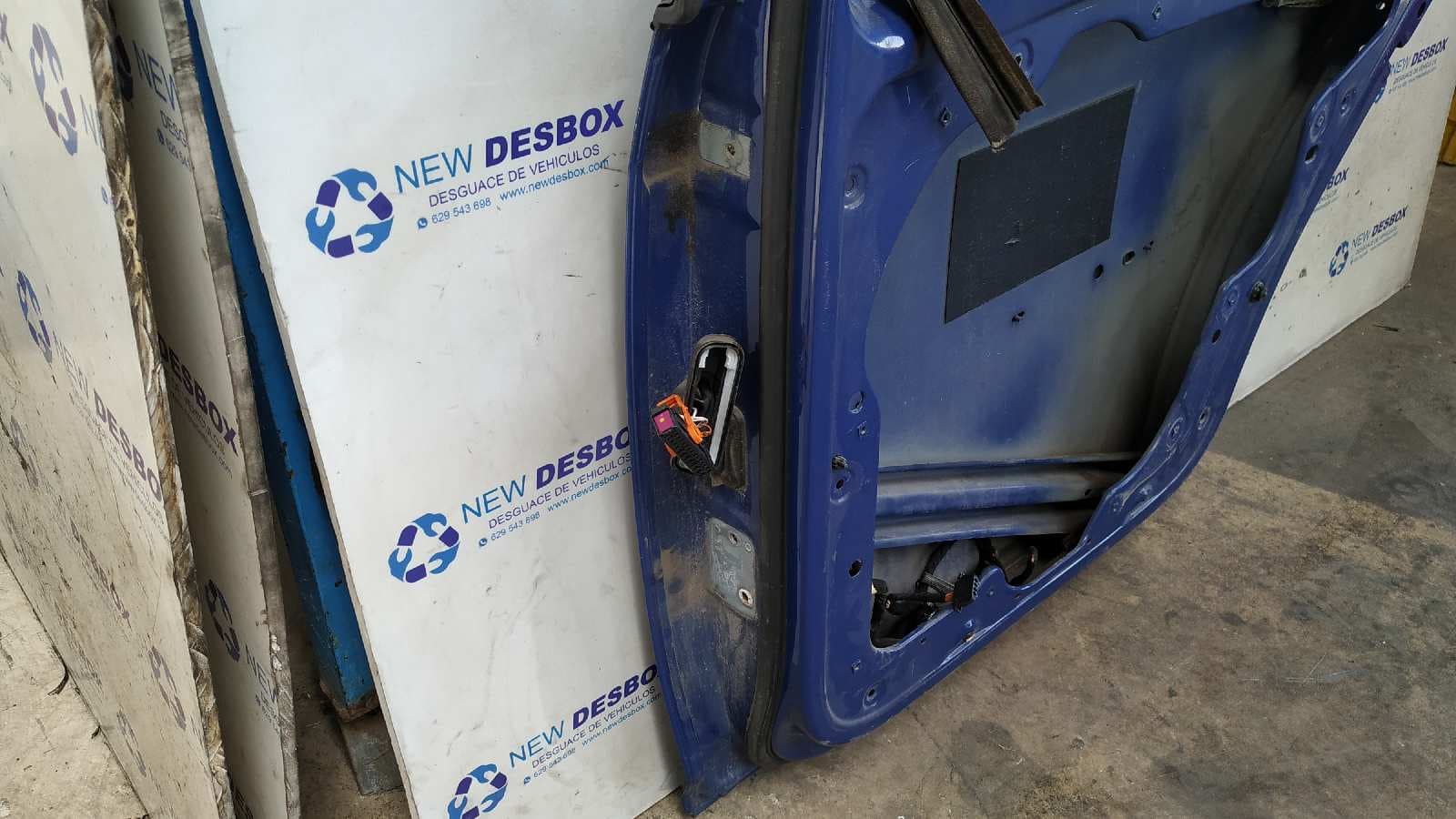 Recambio de PUERTA TRASERA DERECHA para VOLKSWAGEN TOURAN (1T1) Trendline BKC referencia OEM IAM    - AZUL 5