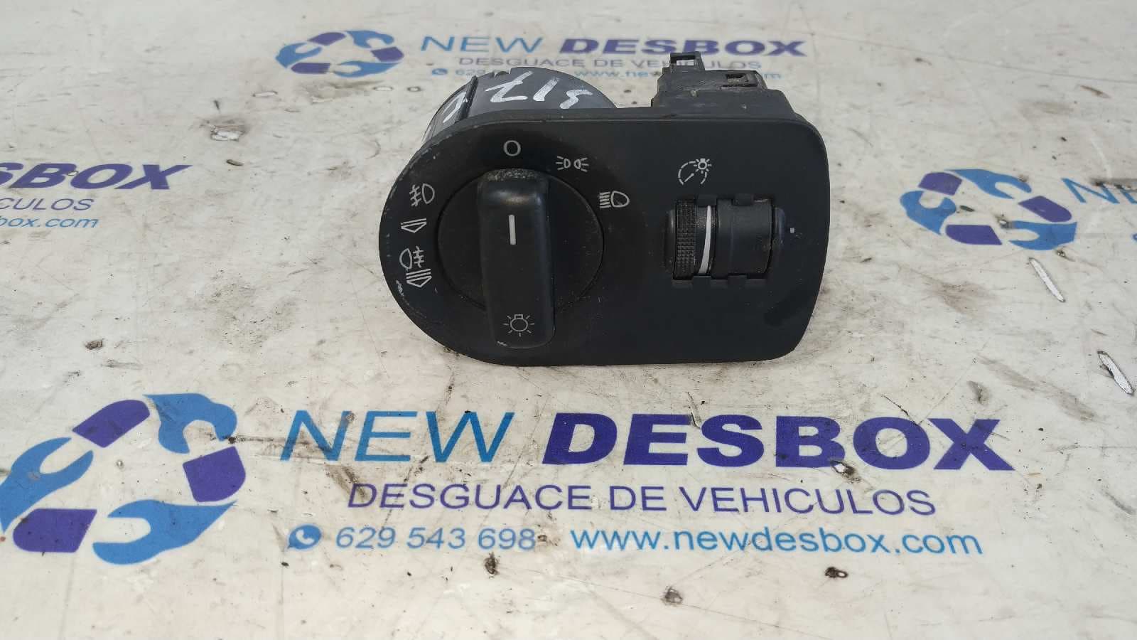 Recambio de MANDO LUCES para AUDI A3 (8P) 2.0 TDI Attraction Quattro BKD referencia OEM IAM 8P1941531P   - NEGRO