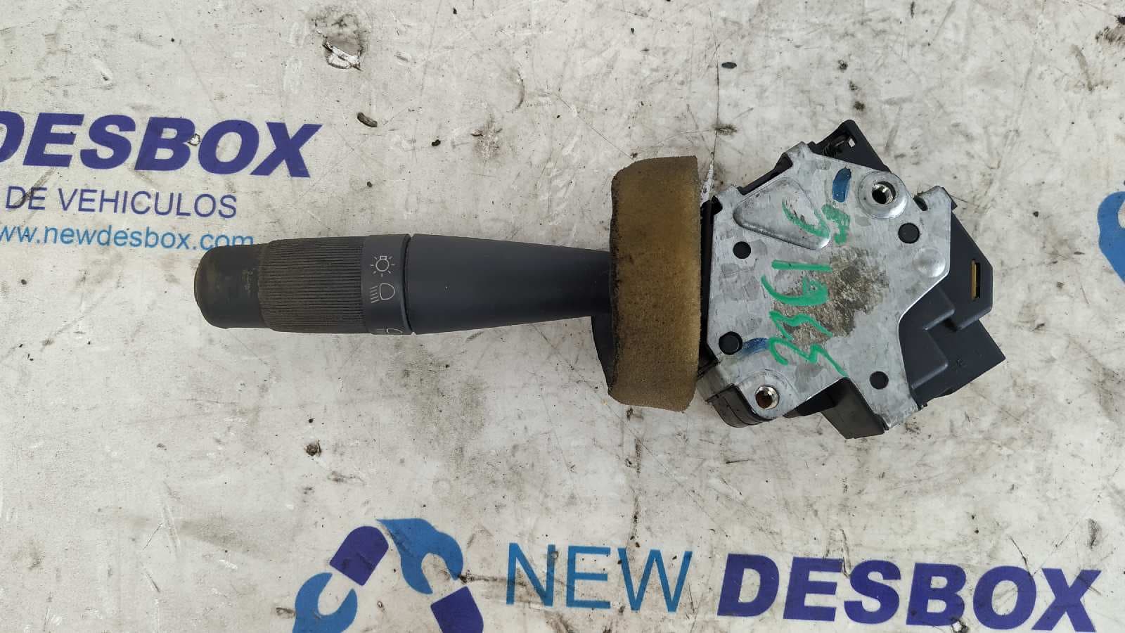 Recambio de MANDO INTERMITENTES para PEUGEOT 205 BERLINA 1.1 Mito referencia OEM IAM 4