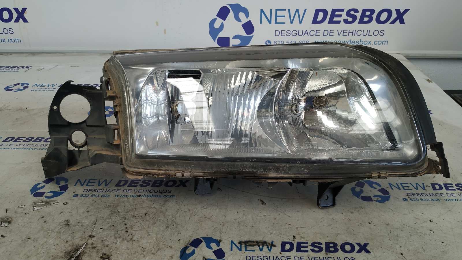 Recambio de FARO DERECHO para VOLVO S80 BERLINA 2.8 Bi-Turbo CAT B6284T referencia OEM IAM    - AZUL