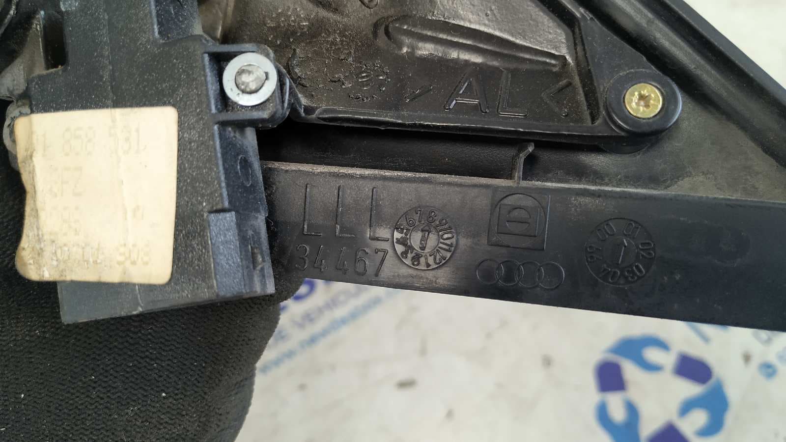 Recambio de RETROVISOR IZQUIERDO para AUDI A8 (D2) 2.5 TDI AKE referencia OEM IAM 4D1858531   - AZUL 4