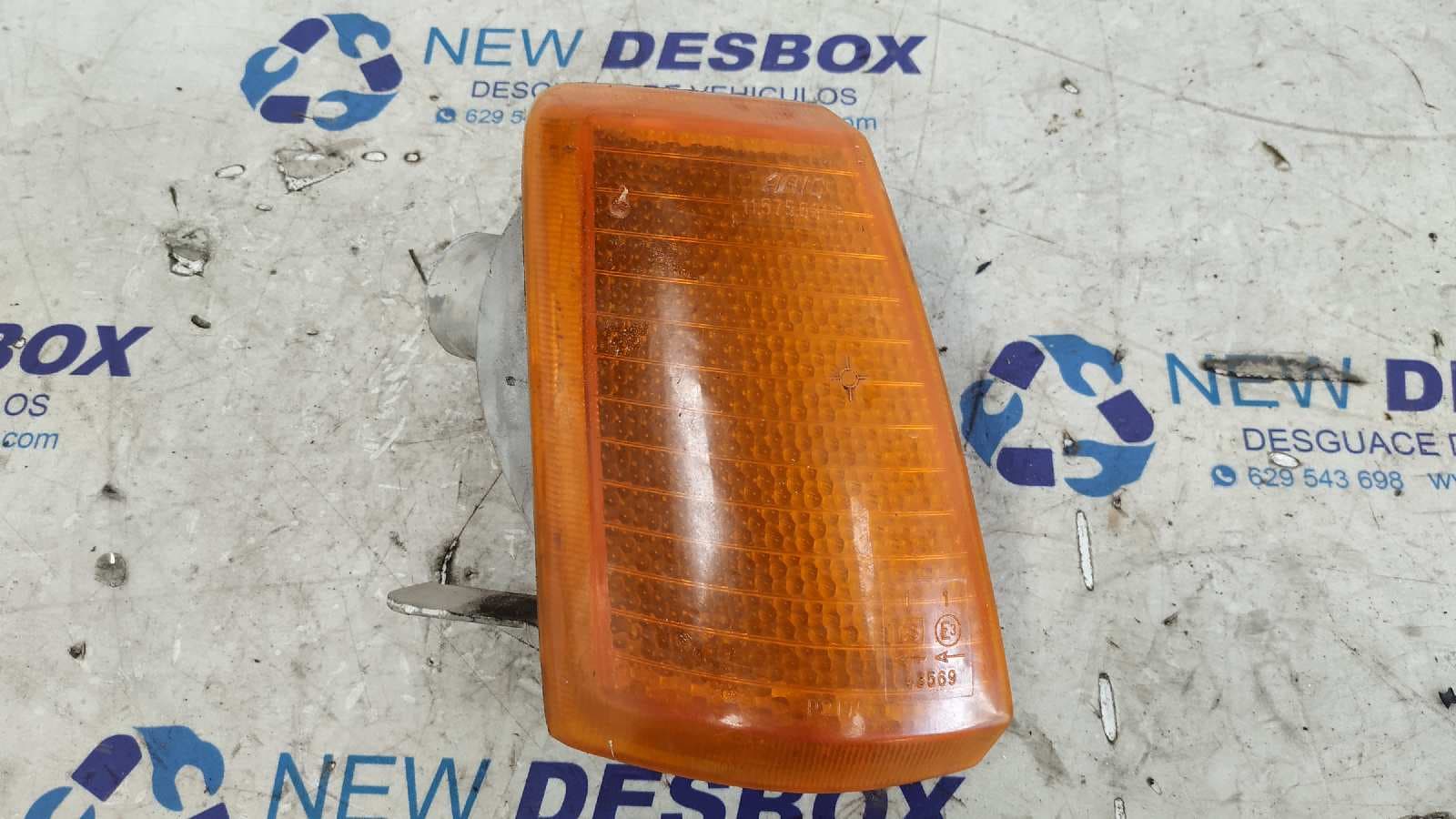 Recambio de PILOTO DELANTERO DERECHO para PEUGEOT 205 BERLINA 1.1 Mito referencia OEM IAM 630330
