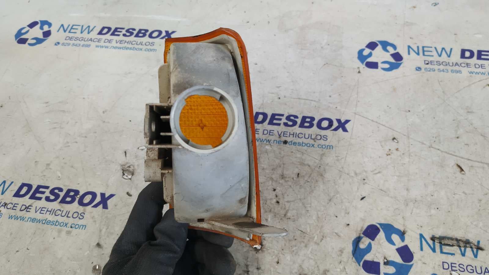 Recambio de PILOTO DELANTERO DERECHO para PEUGEOT 205 BERLINA 1.1 Mito referencia OEM IAM 630330 3