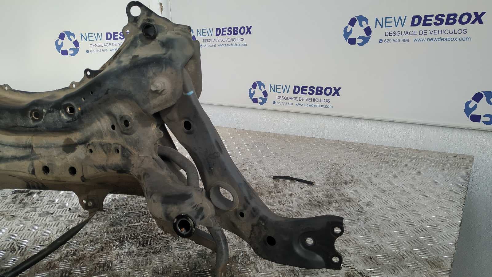 Recambio de PUENTE DELANTERO para TOYOTA AURIS 1NDTV referencia OEM IAM    - BLANCO 10