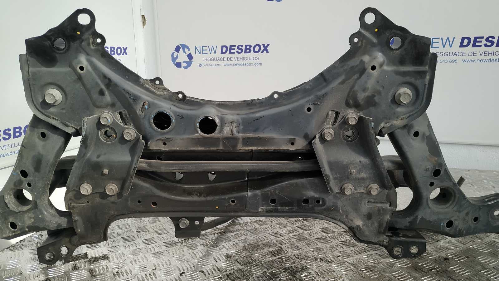 Recambio de PUENTE DELANTERO para TOYOTA AURIS 1NDTV referencia OEM IAM    - BLANCO 4