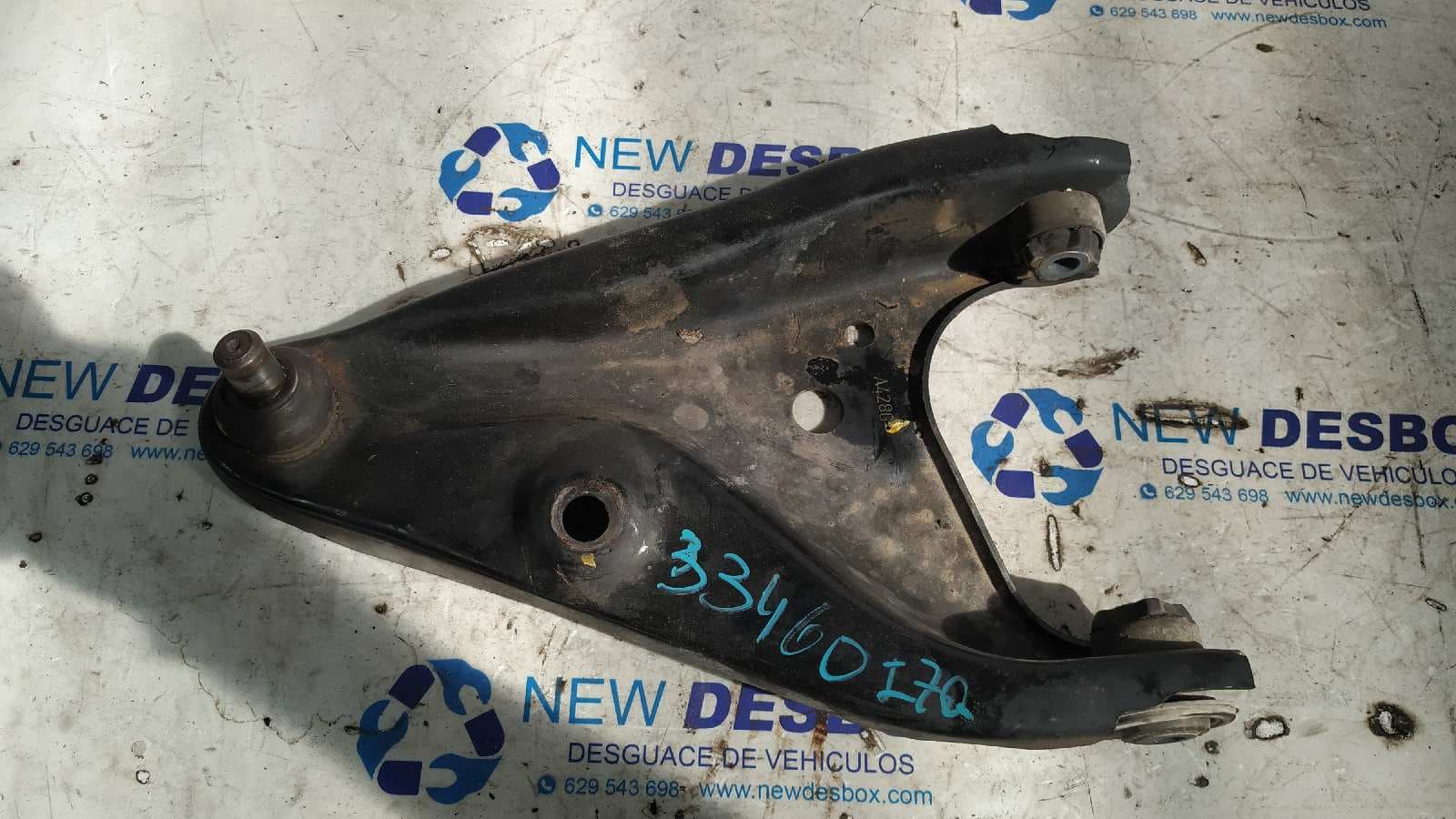 Recambio de BRAZO IZQUIERDO INFERIOR DELANTERO para DACIA DOKKER Essential K9KC6 referencia OEM IAM A428G   - BLANCO