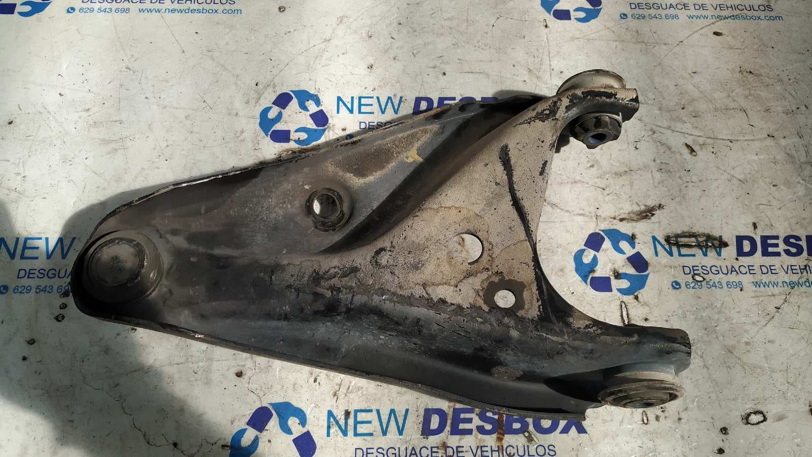 Recambio de BRAZO IZQUIERDO INFERIOR DELANTERO para DACIA DOKKER Essential K9KC6 referencia OEM IAM A428G   - BLANCO 4