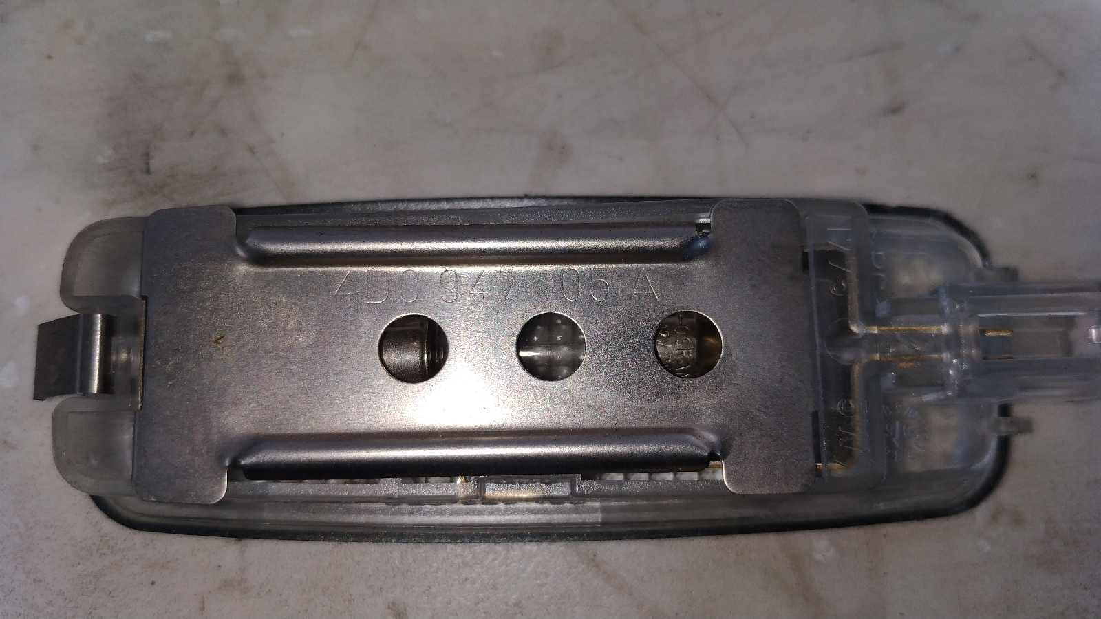 Recambio de LUZ INTERIOR para AUDI A3 (8P) 2.0 TDI Attraction Quattro BKD referencia OEM IAM 4E0947105   - NEGRO 3