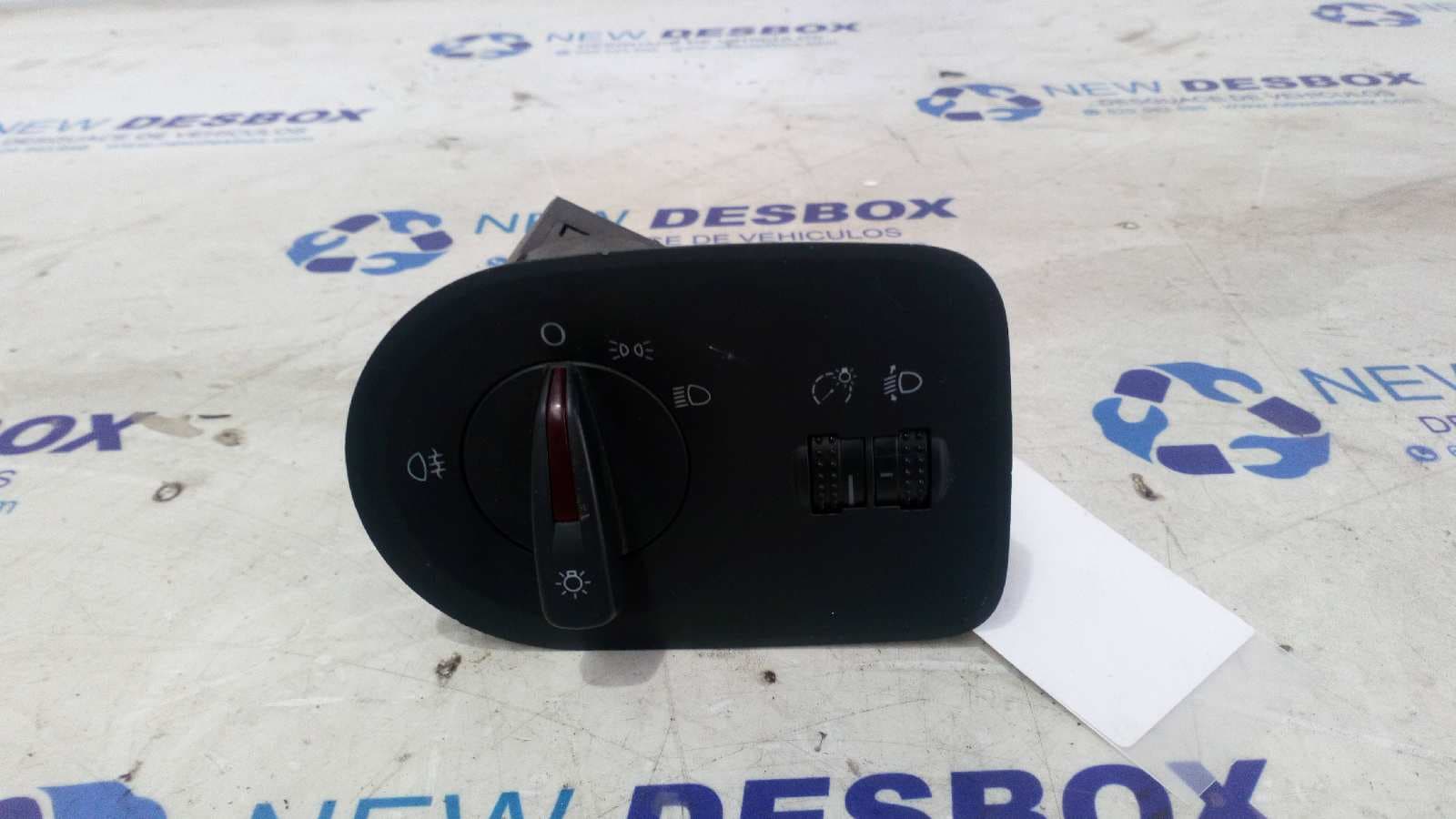 Recambio de MANDO LUCES para SEAT IBIZA (6J5) referencia OEM IAM 6J1941531H-T2609