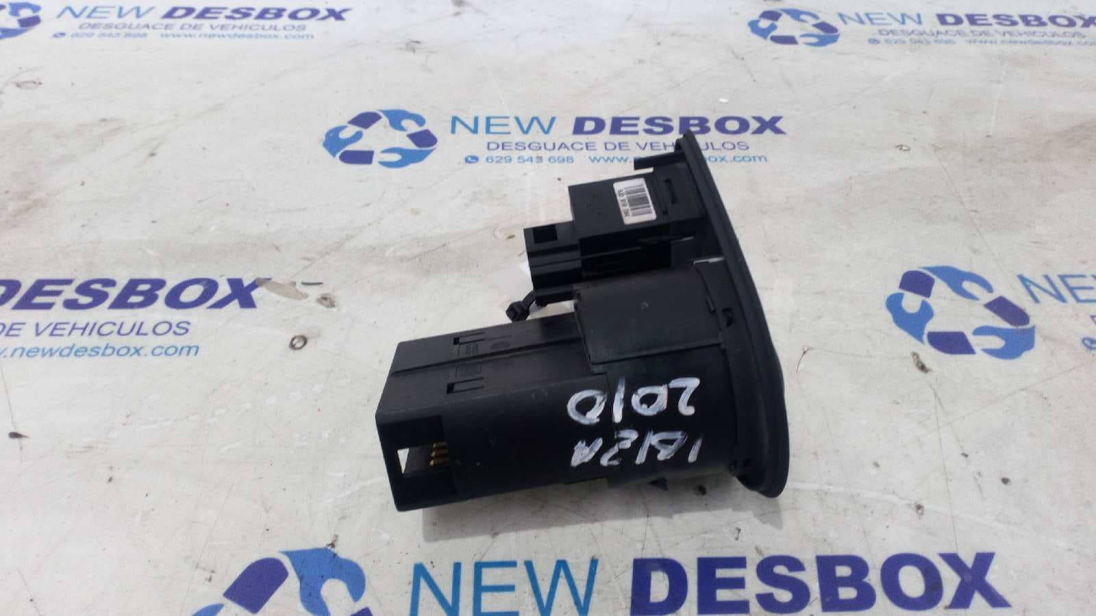 Recambio de MANDO LUCES para SEAT IBIZA (6J5) referencia OEM IAM 6J1941531H-T2609 2