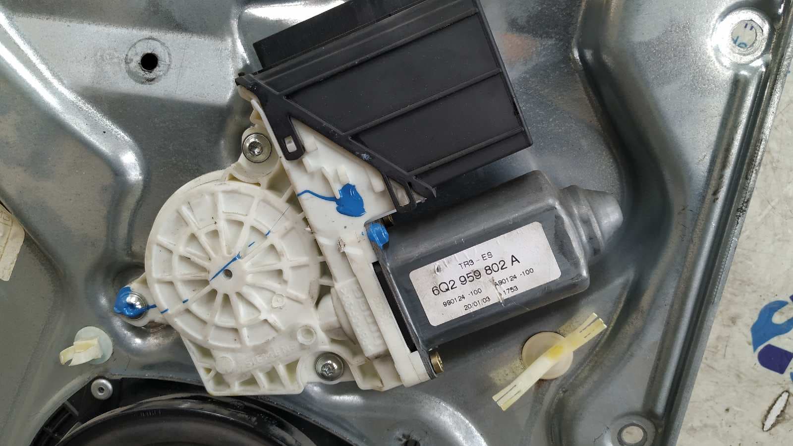 Recambio de ELEVALUNAS DELANTERO IZQUIERDO para SEAT IBIZA (6L1) referencia OEM IAM 6L3837755 6