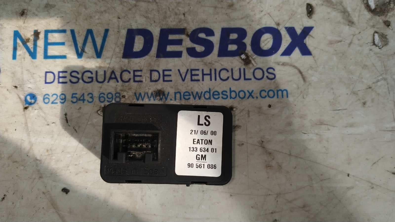 Recambio de MANDO ELEVALUNAS DELANTERO IZQUIERDO para OPEL ASTRA G BERLINA Comfort Z18XE referencia OEM IAM 90561086   - BLANCO 3