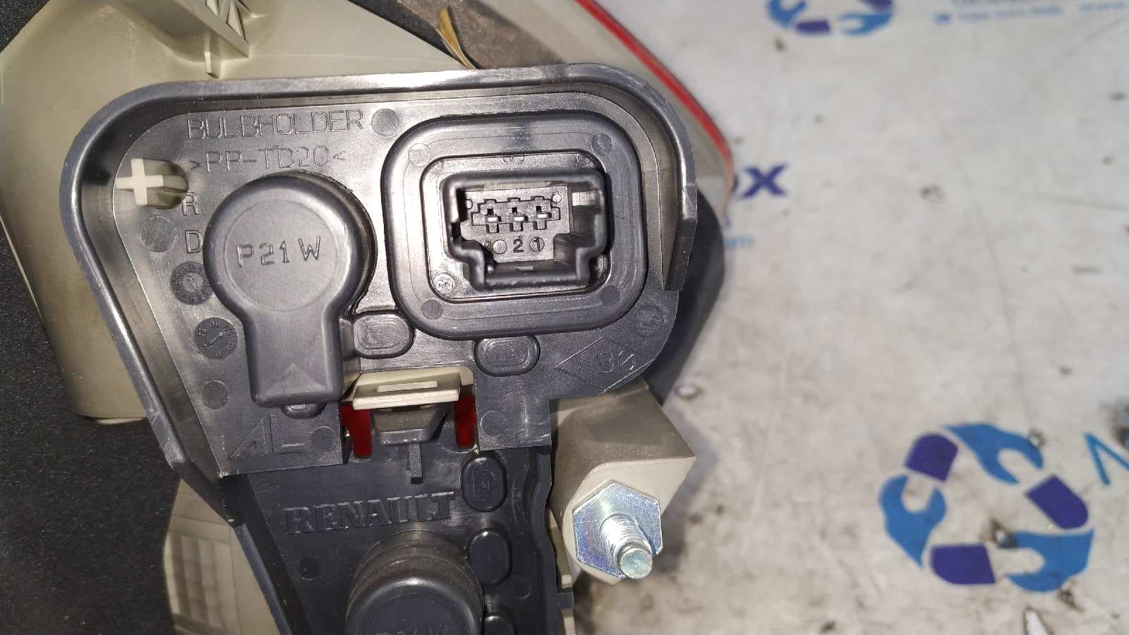 Recambio de PILOTO PORTON DERECHO para RENAULT FLUENCE Dynamique K9KG8 referencia OEM IAM 265500038R   - BLANCO 2