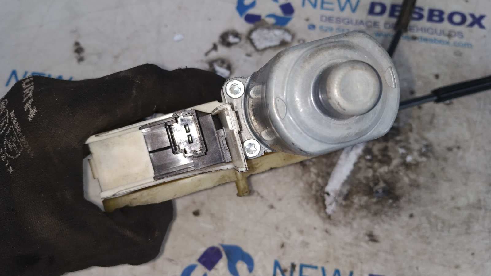 Recambio de ELEVALUNAS TRASERO IZQUIERDO para RENAULT FLUENCE Dynamique K9KG8 referencia OEM IAM 827210016R   - BLANCO 3