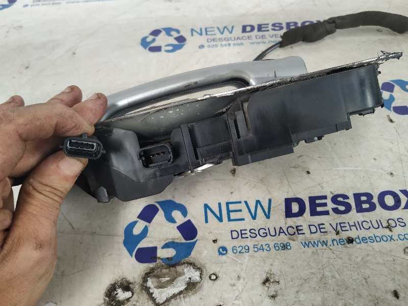 Recambio de MANETA DELANTERA DERECHA para RENAULT FLUENCE Dynamique K9KG8 referencia OEM IAM    - BLANCO 2