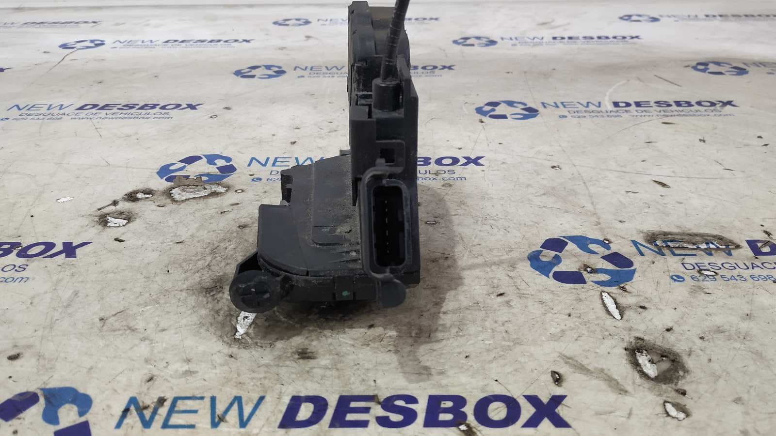 Recambio de CERRADURA PUERTA TRASERA DERECHA para RENAULT FLUENCE Dynamique K9KG8 referencia OEM IAM    - BLANCO 5