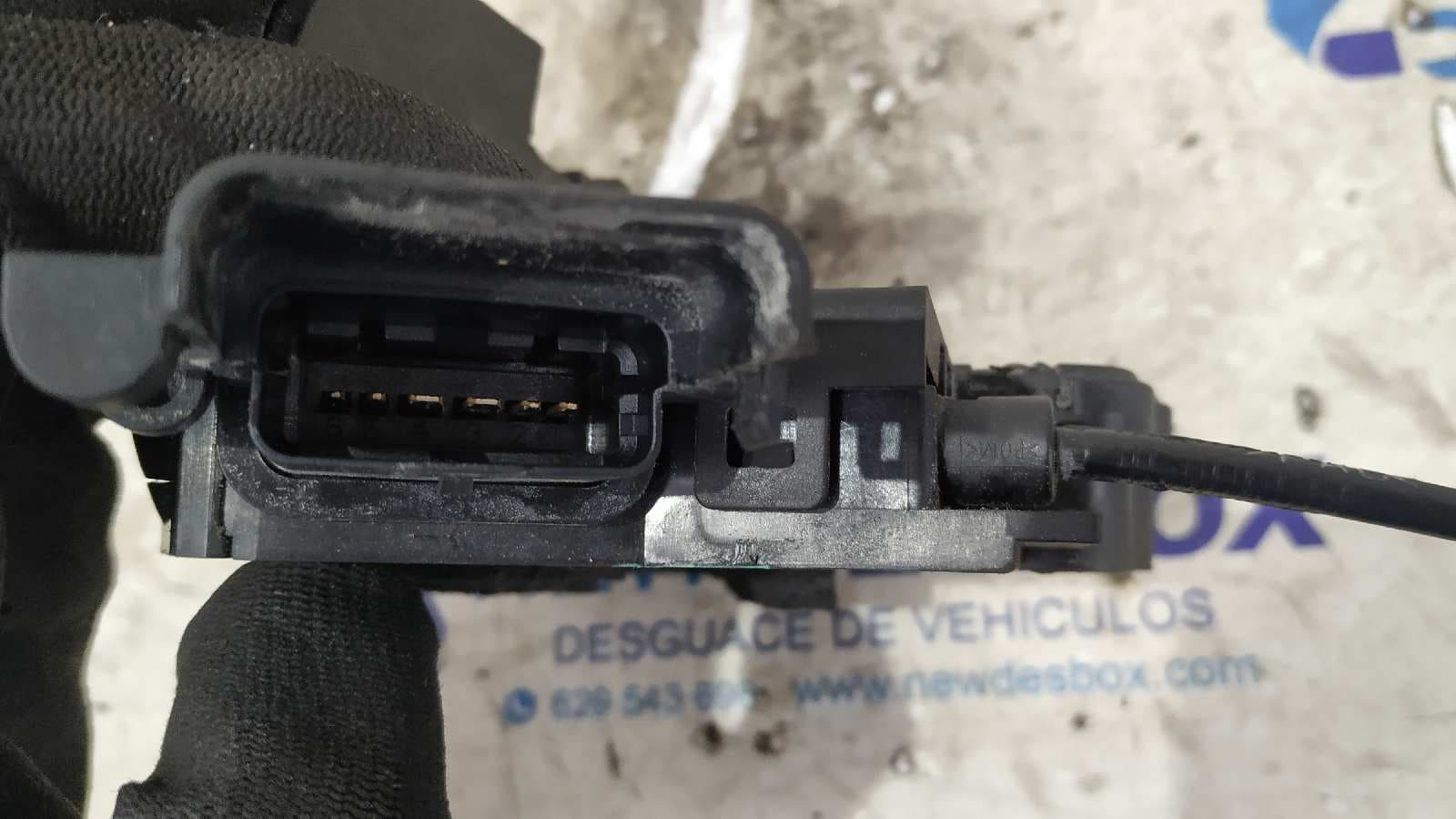 Recambio de CERRADURA PUERTA TRASERA DERECHA para RENAULT FLUENCE Dynamique K9KG8 referencia OEM IAM    - BLANCO 4
