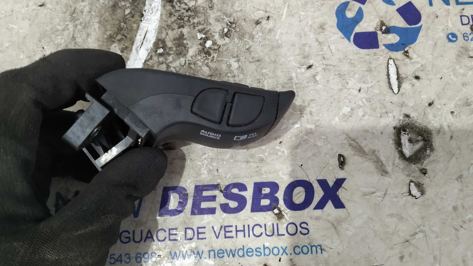 Recambio de MANDO MULTIFUNCION para RENAULT FLUENCE Dynamique K9KG8 referencia OEM IAM EN25550JY01B   - BLANCO 6