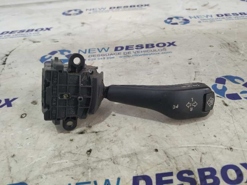 Recambio de MANDO INTERMITENTES para BMW X3 (E83) 2.0d M47N204D4 referencia OEM IAM 8363668    01104010   - AZUL