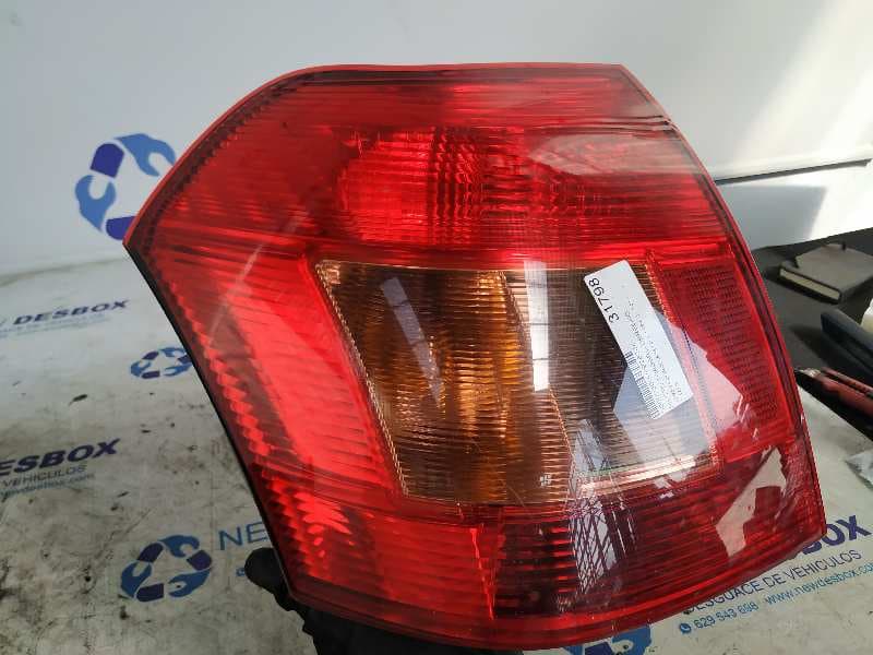 Recambio de PILOTO TRASERO DERECHO para TOYOTA COROLLA (E12) 3ZZFE referencia OEM IAM    - AZUL 6