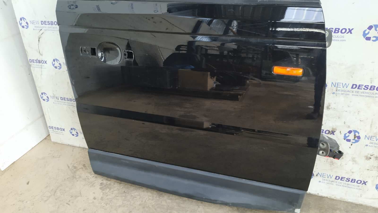 Recambio de PUERTA DELANTERA DERECHA para LAND ROVER RANGE ROVER SPORT 276DT referencia OEM IAM LR016464   - NEGRO 4