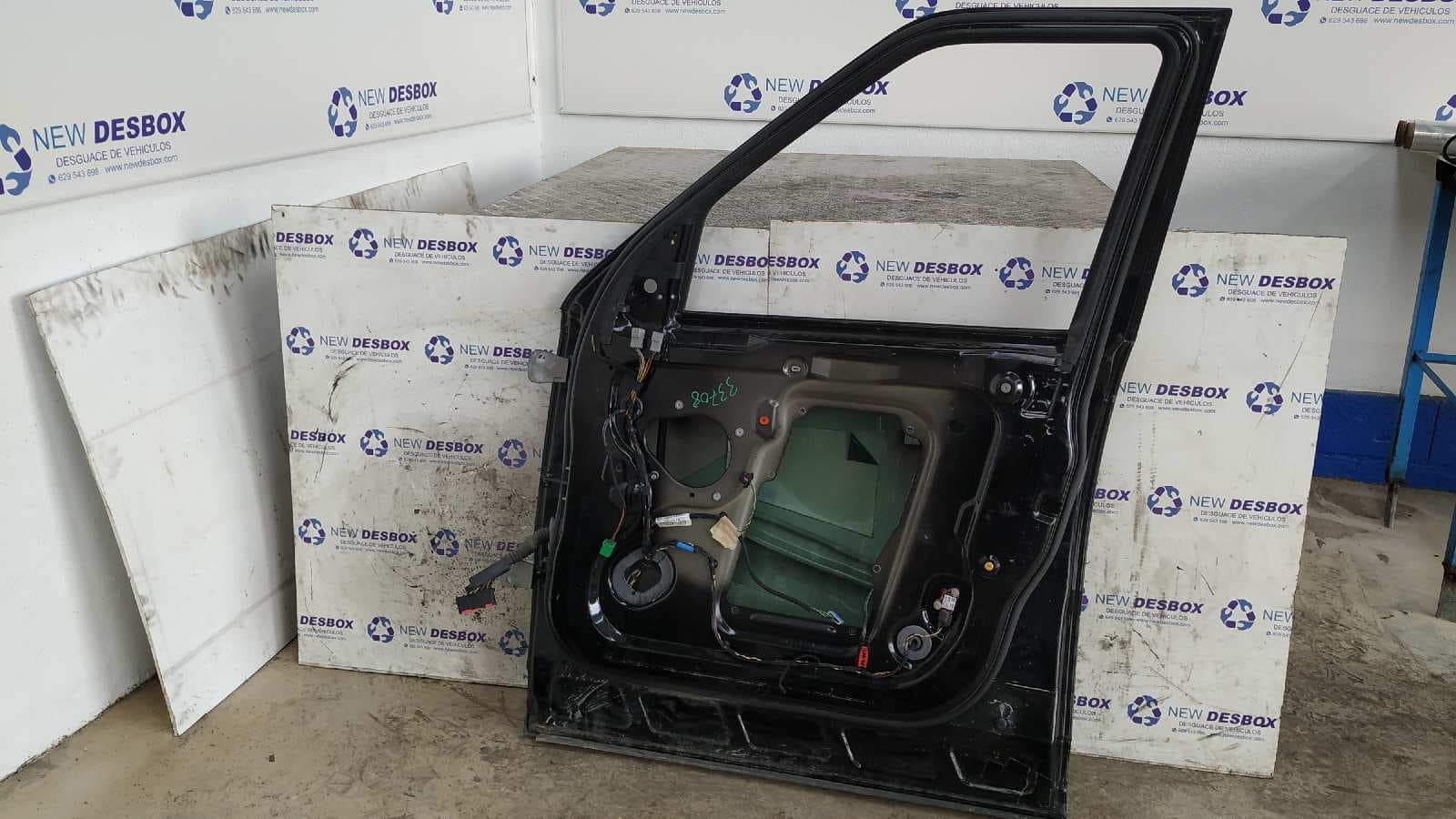 Recambio de PUERTA DELANTERA DERECHA para LAND ROVER RANGE ROVER SPORT 276DT referencia OEM IAM LR016464   - NEGRO 2