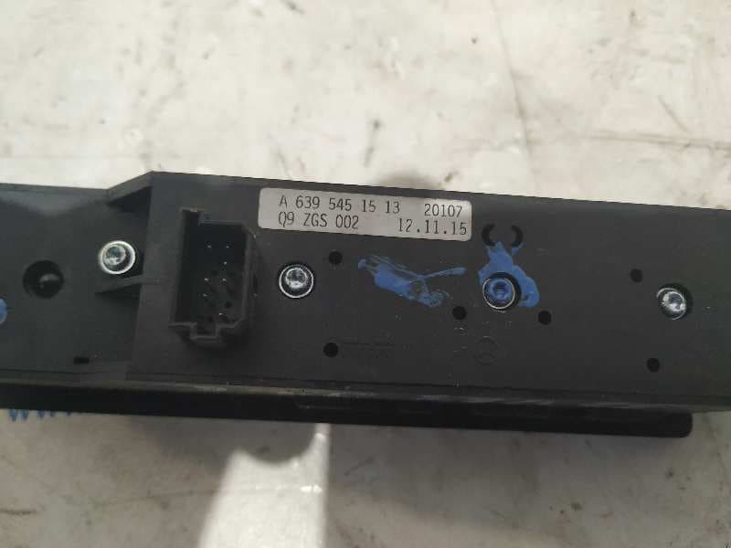 Recambio de MANDO ELEVALUNAS DELANTERO IZQUIERDO para MERCEDES-BENZ VITO CAJA CERRADA 6.03 -> 109  CDI  Compacto  (639.601) 646983 referencia OEM IAM 6397200446   - BLANCO 4