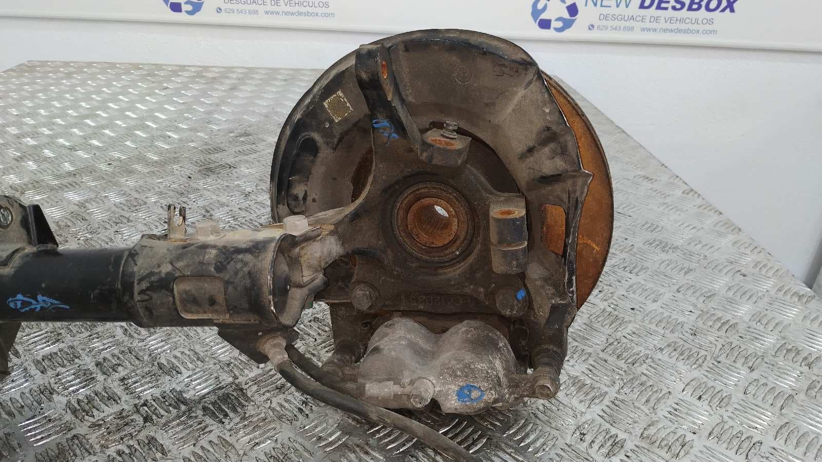 Recambio de MANGUETA DELANTERA DERECHA para HYUNDAI SANTA FE (SM) D4EA referencia OEM IAM BC412035 5