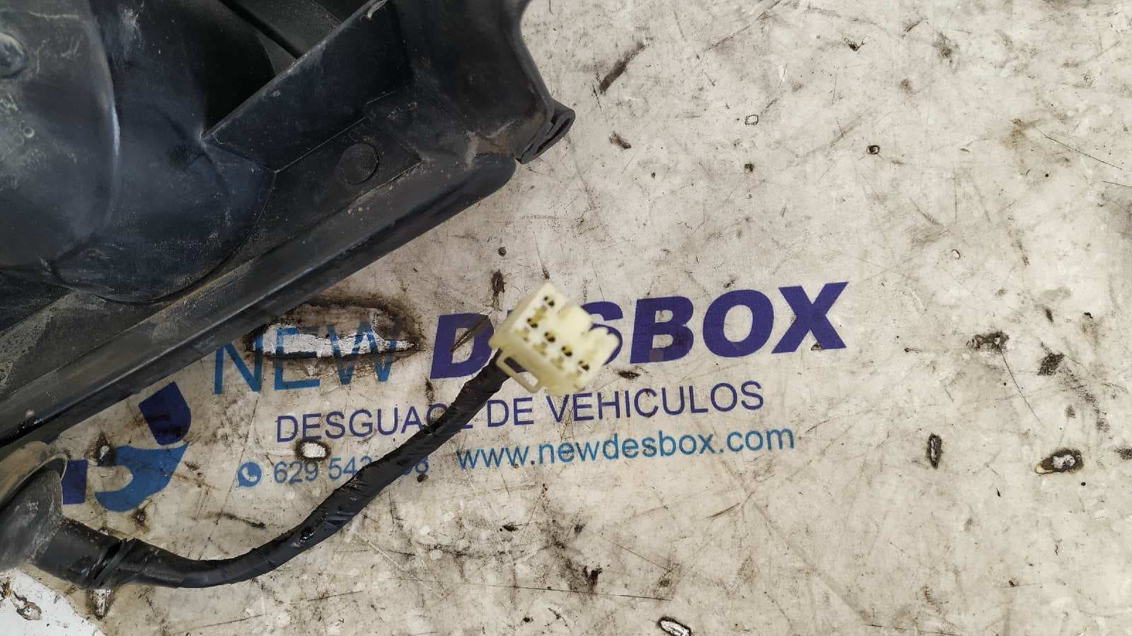 Recambio de PILOTO TRASERO DERECHO para KIA SEPHIA 1.6 CAT B6 referencia OEM IAM 0K2A151140R   - PLATA 2