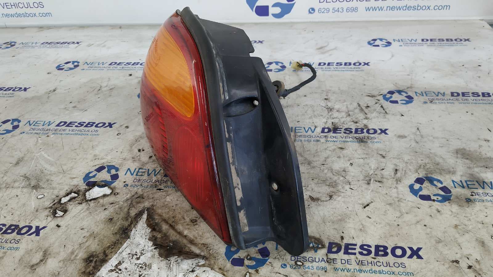 Recambio de PILOTO TRASERO IZQUIERDO para KIA SEPHIA 1.6 CAT B6 referencia OEM IAM 0K2A151140L   - PLATA 3