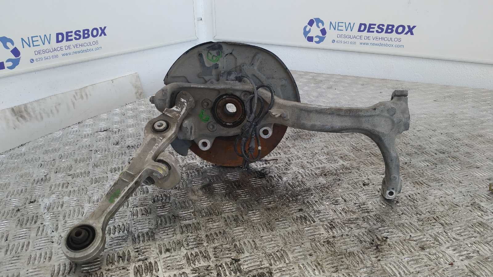 Recambio de MANGUETA DELANTERA DERECHA para AUDI A4 BERLINA (8E) BRE        referencia OEM IAM    - NEGRO
