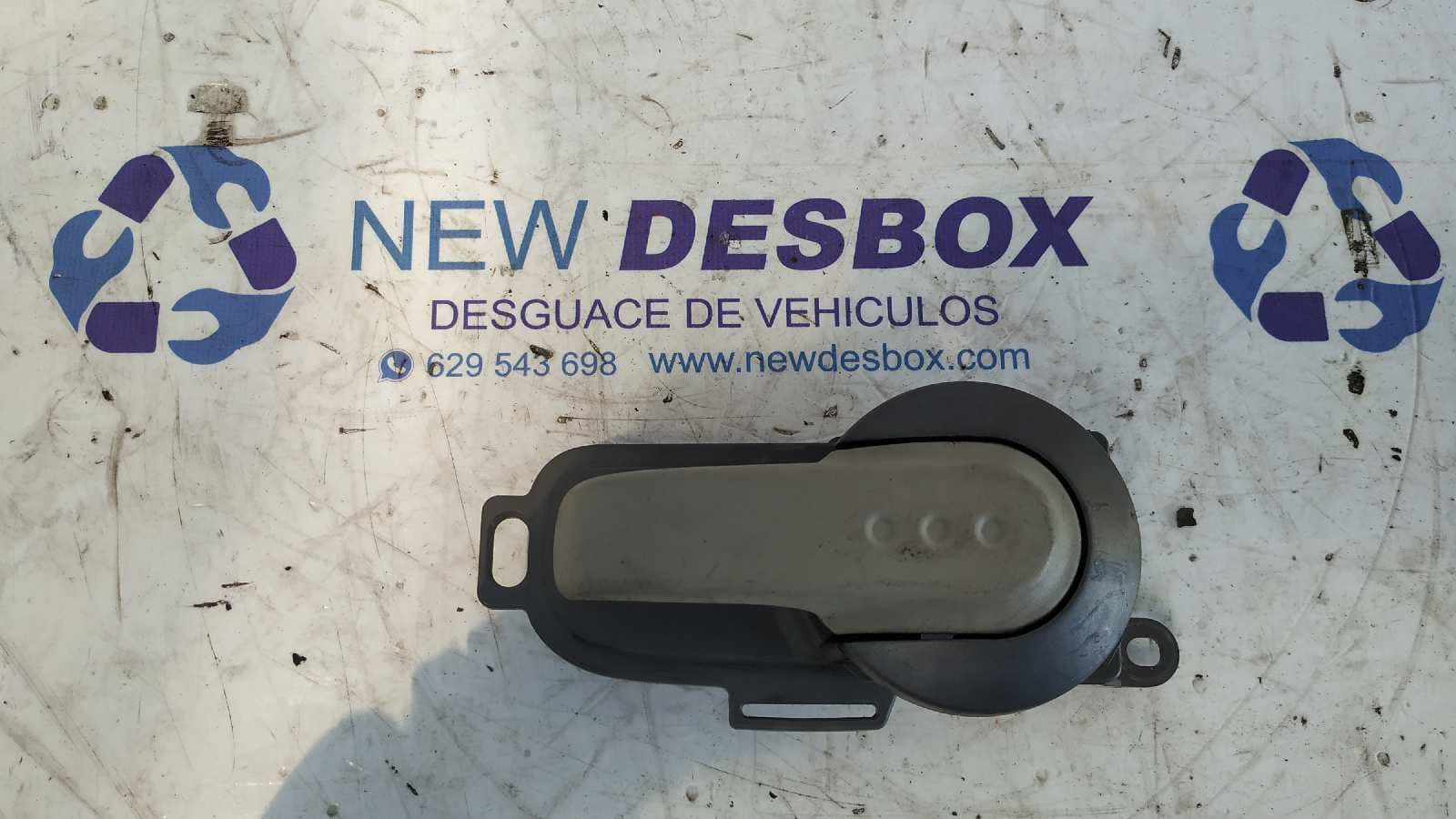 Recambio de MANETA INTERIOR TRASERA DERECHA para NISSAN MICRA (K12E) 25 Aniversario CR12DE referencia OEM IAM 80670AX603 - BLANCO