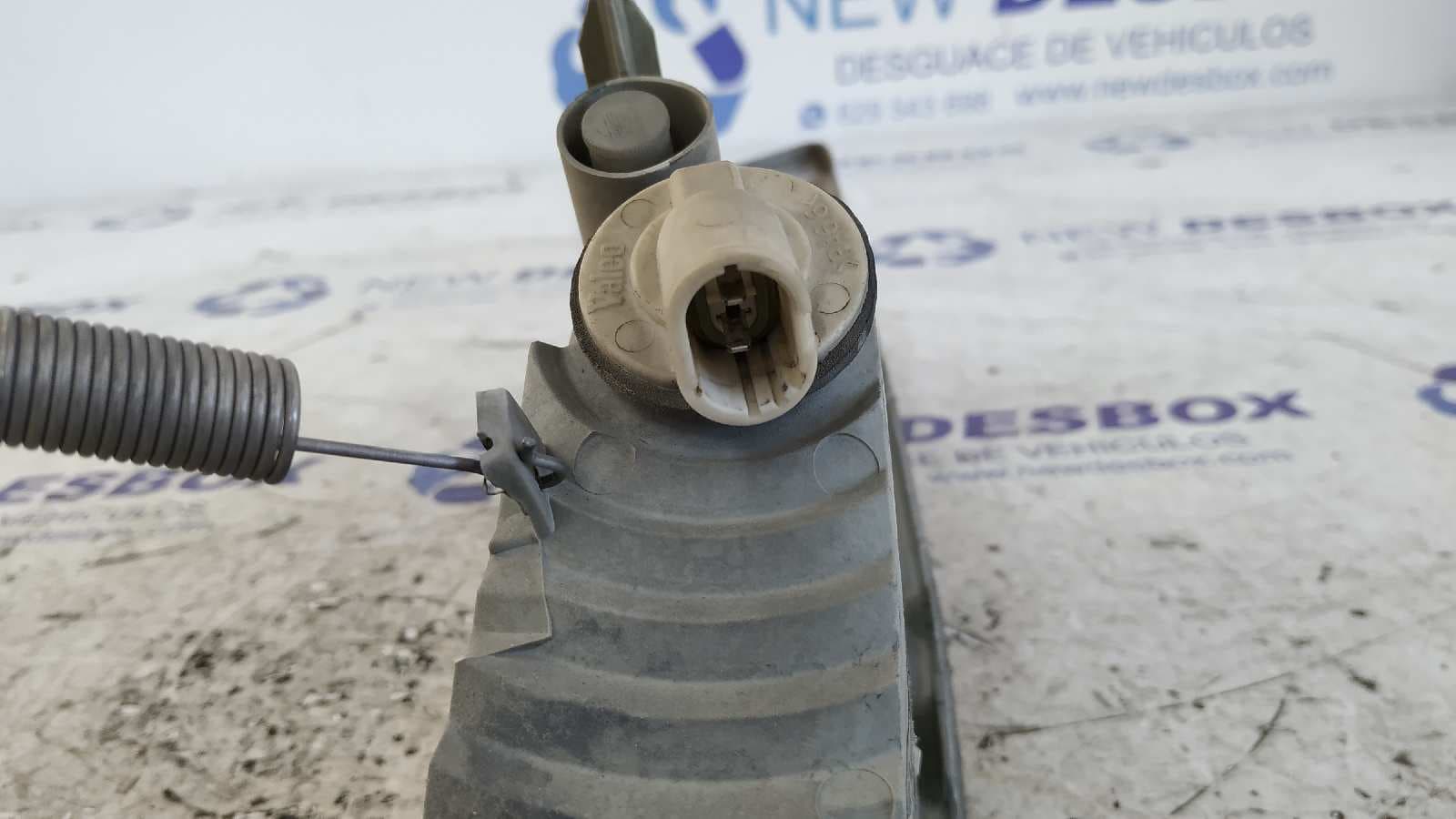 Recambio de PILOTO DELANTERO IZQUIERDO para RENAULT TRAFIC COMBI (AB 4.01) 6 - plazas (L2H1) acristalado parcial 2,9t   Combi largo F9QU7 referencia OEM IAM 8200007031   - BLANCO 2