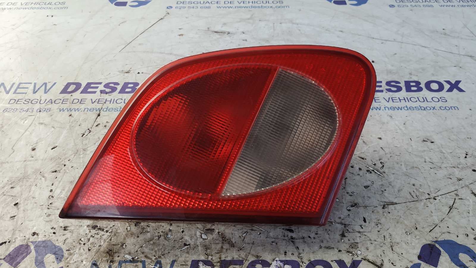 Recambio de PILOTO PORTON IZQUIERDO para MERCEDES-BENZ CLASE E (W210) BERLINA DIESEL 3.0 Turbodiesel CAT 606962 referencia OEM IAM A2108200964   - VERDE