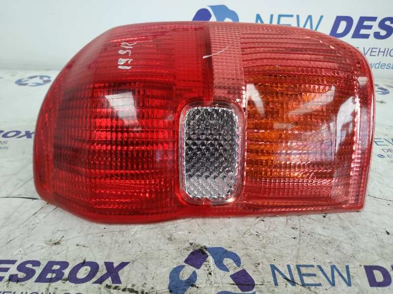Recambio de PILOTO TRASERO DERECHO para TOYOTA RAV 4 (A2) 2.0 16V CAT 1AZFE referencia OEM IAM    - GRIS PLATA