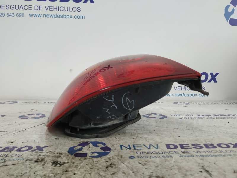 Recambio de PILOTO TRASERO IZQUIERDO para TOYOTA COROLLA (E11) 1.4 Linea Terra (3-ptas.) 4ZZFE referencia OEM IAM    - VERDE 2