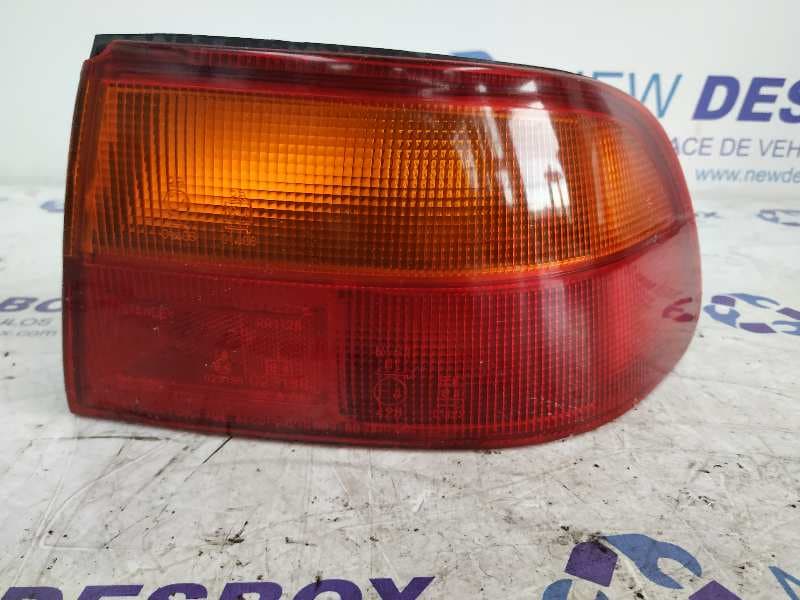 Recambio de PILOTO TRASERO DERECHO para HONDA CIVIC BERLINA 3/4 (EJ/EK) referencia OEM IAM 0431128